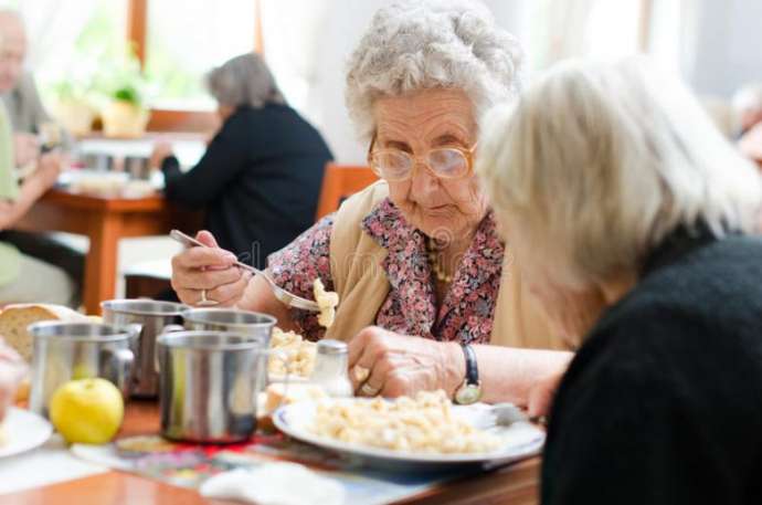 Как нужно питаться пожилым людям