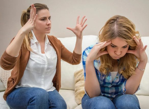 5 родительских вопросов, которые дико раздражают подростка
