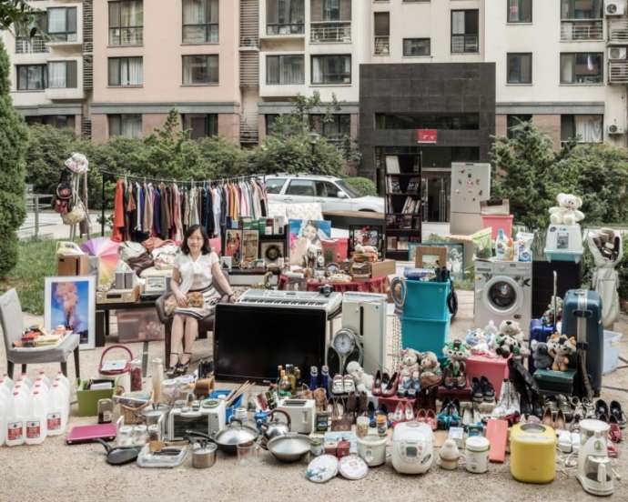 Семейные вещи: необычный фотопроект Хуана Цинцзюня о жизни рядовых китайцев
