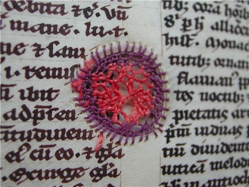 Необычное искусство ремонта рукописей в Средневековье