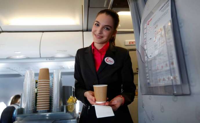 Бортпроводник рассказал такое, после чего вы никогда не будете пить кофе в самолёте