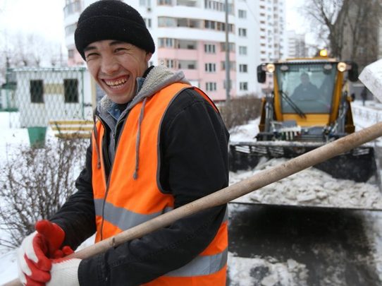 Для мигрантов, вывозящих из России миллионы долларов, хотят открыть ворота настежь