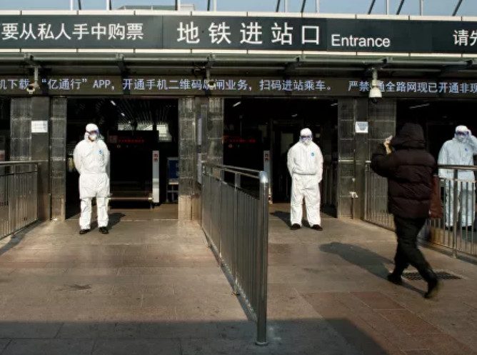 В 25 регионах Китая объявлен наивысший уровень ЧС из-за коронавируса