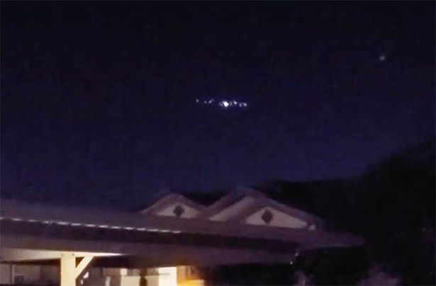 Множество свидетелей наблюдали огромный НЛО над Калифорнией