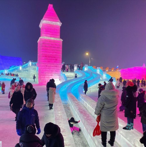 19 потрясающих фотографий с Харбинского фестиваля снежных и ледяных скульптур