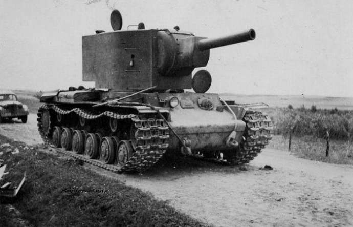 В чем была сила танка КВ-2 и почему от него в итоге отказались?