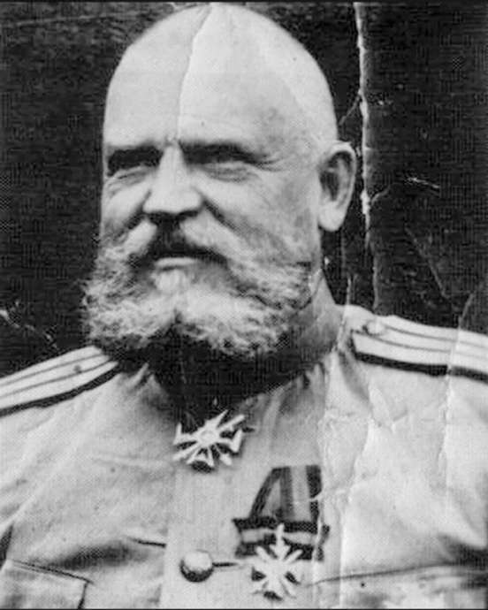Этот царский генерал был похоронен рядом со Сталиным