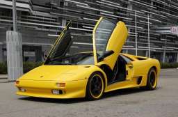 В Россию привезли Lamborghini Diablo из начала 90-х: суперкар можно купить