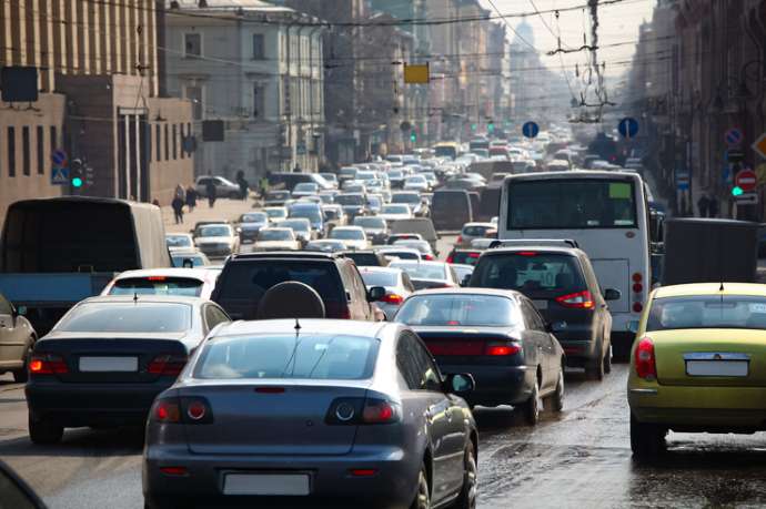 Исследование: насколько старые автомобили ездят по дорогам России