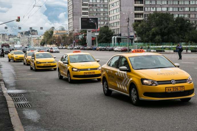 Сколько зарабатывают таксисты в Москве?