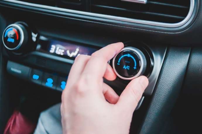 Как выжить в жару в машине без кондиционера?