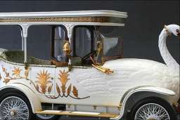 Встречайте: Brooke 25/30HP Swan Car! История о том, как один богач придумал невероятный автомобиль в форме лебедя