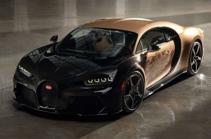 Bugatti вручную расписала «золотой» гиперкар Chiron Super Sport
